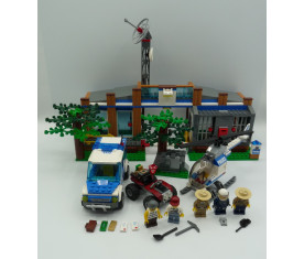 Lego City 4440 : le poste...
