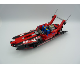 Lego Technic 42089 : bateau...